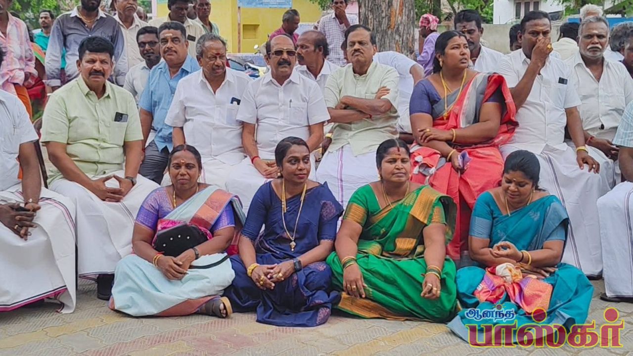 டாஸ்மாக் கடையை அப்புறப்படுத்த கேட்டு தளவாய் சுந்தரம் எம்எல்ஏ தலைமையில் கண்டன ஆர்ப்பாட்டம்