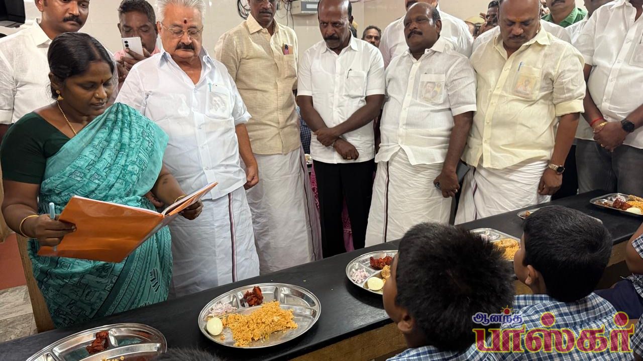 தி.மு.க சார்பில் துணை முதல்வர் உதயநிதி பிறந்தநாளை முன்னிட்டு நேற்று மதிய உணவு