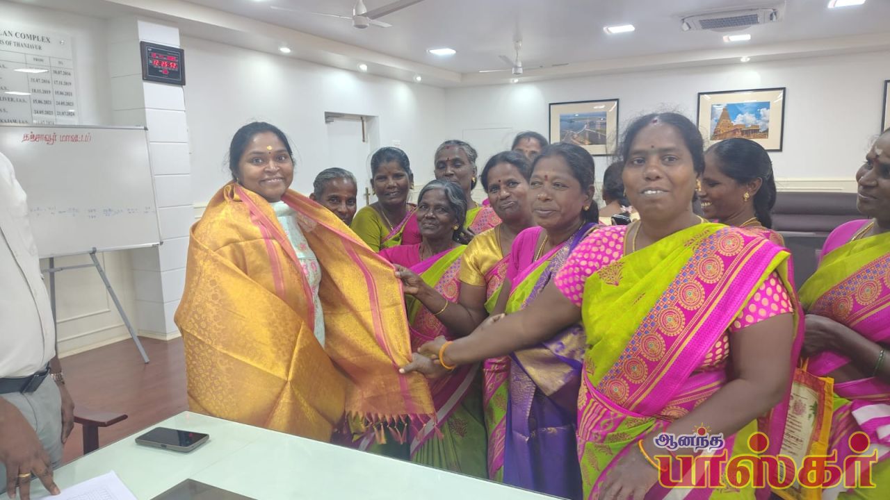 மகளிர் சுய உதவி குழு உறுப்பினர்களுக்கு தாட்கோ   மூலம் மாடுகள் வாங்க கடன்  உதவி